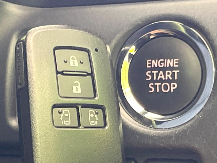 2014 Toyota Voxy DBA-ZRR80W (UW-6a0a82eb628c2)[16]