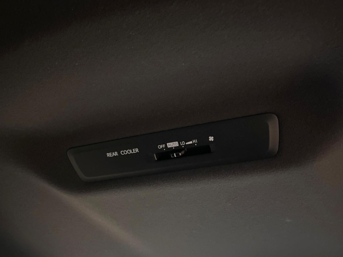 2017 Toyota Noah DBA-ZRR80W (UW-6a0a82ede2320)[20]