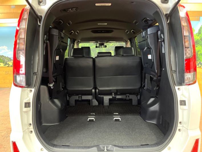 2017 Toyota Noah DBA-ZRR80W (UW-6a0a82ede2320)[11]