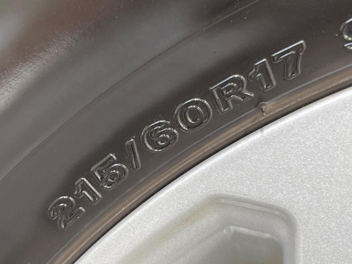 2023 Toyota Corolla Cross 6AA-ZVG11 (UW-6a0a82f3e7002)[15]