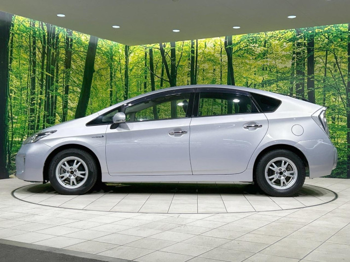 2013 Toyota Prius DAA-ZVW30 (UW-6a0a82f9a1a40)[12]