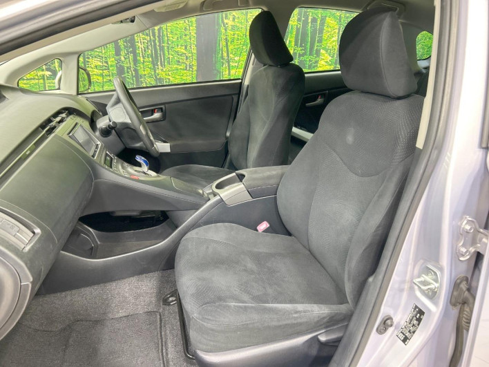 2013 Toyota Prius DAA-ZVW30 (UW-6a0a82f9a1a40)[19]