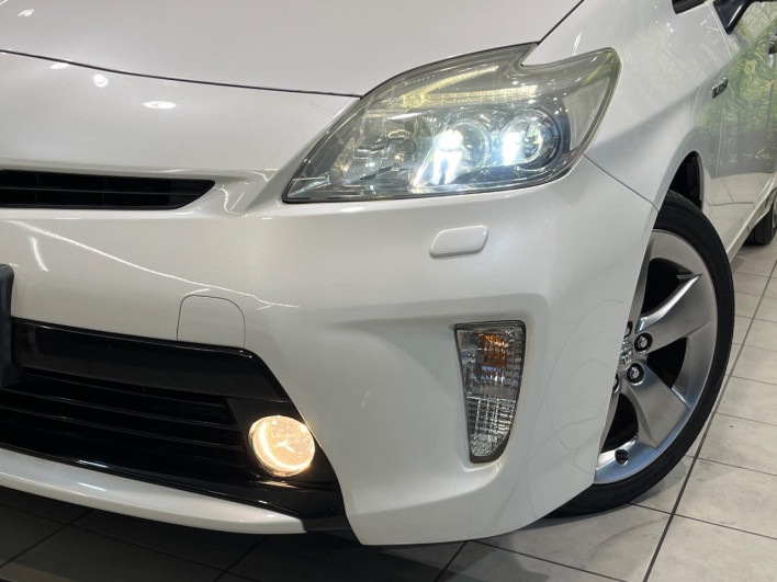 2013 Toyota Prius DAA-ZVW30 (UW-6a0a82f9c674a)[12]