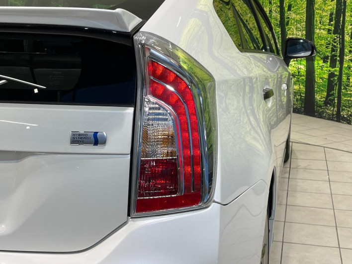2013 Toyota Prius DAA-ZVW30 (UW-6a0a82f9c674a)[23]