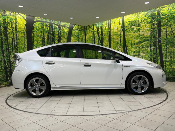 2013 Toyota Prius DAA-ZVW30 (UW-6a0a82f9c674a)[16]