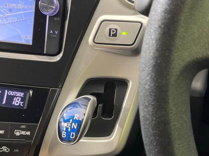 2013 Toyota Prius α DAA-ZVW40W (UW-6a0a82fa0a748)[24]