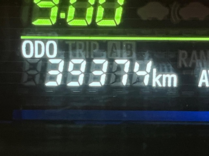 2013 Toyota Prius α DAA-ZVW40W (UW-6a0a82fa0a748)[2]