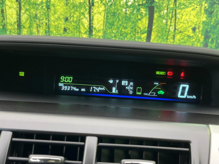2013 Toyota Prius α DAA-ZVW40W (UW-6a0a82fa0a748)[28]