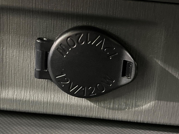 2013 Toyota Prius α DAA-ZVW40W (UW-6a0a82fa0a748)[26]