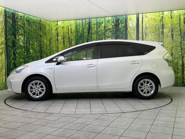 2013 Toyota Prius α DAA-ZVW40W (UW-6a0a82fa0a748)[11]