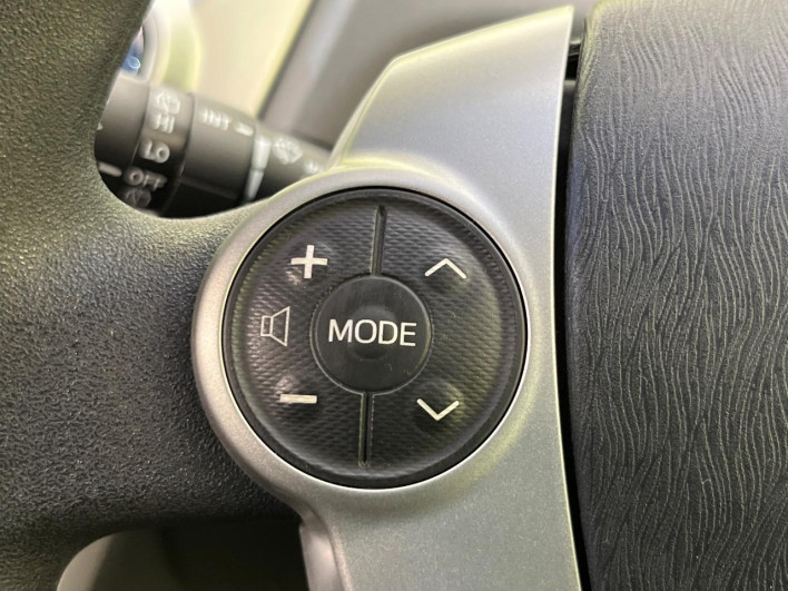 2013 Toyota Prius α DAA-ZVW41W (UW-6a0a82fb9ff43)[11]