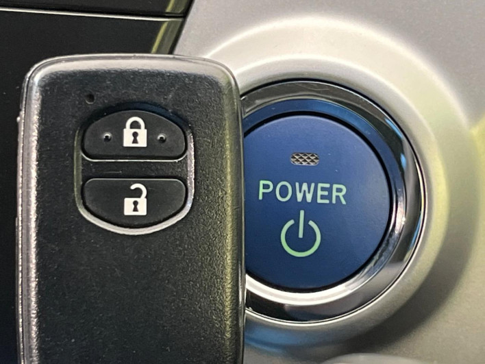 2013 Toyota Prius α DAA-ZVW41W (UW-6a0a82fb9ff43)[7]