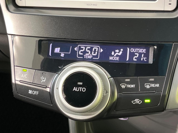 2013 Toyota Prius α DAA-ZVW41W (UW-6a0a82fb9ff43)[20]