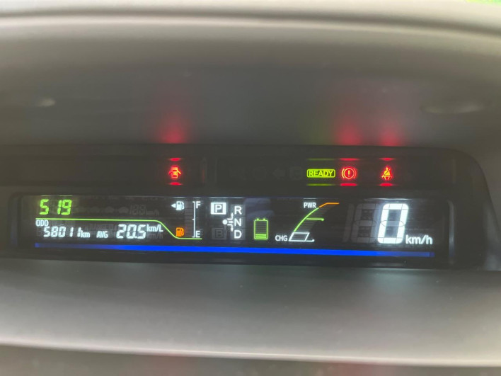 2013 Toyota Prius α DAA-ZVW41W (UW-6a0a82fb9ff43)[21]