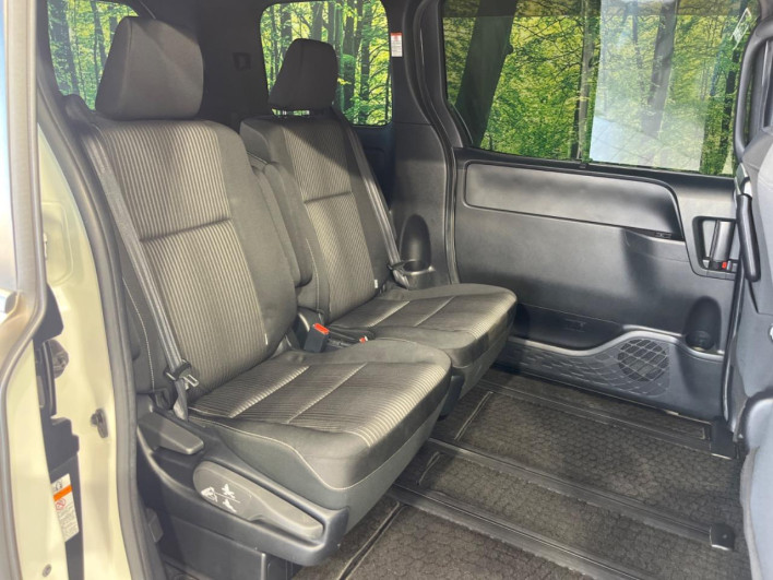 2020 Toyota Noah DAA-ZWR80W (UW-6a0a830383e26)[29]