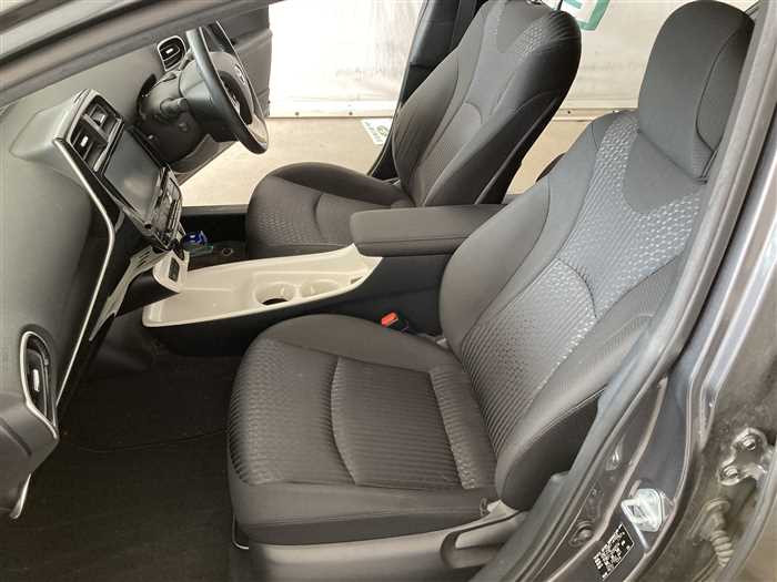 2017 Toyota Prius DAA-ZVW51 (UW-6a0e68239d359)[14]