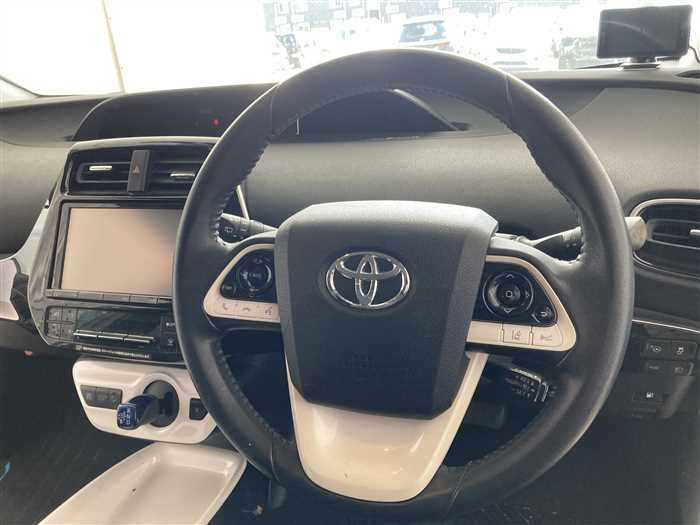 2017 Toyota Prius DAA-ZVW51 (UW-6a0e68239d359)[17]