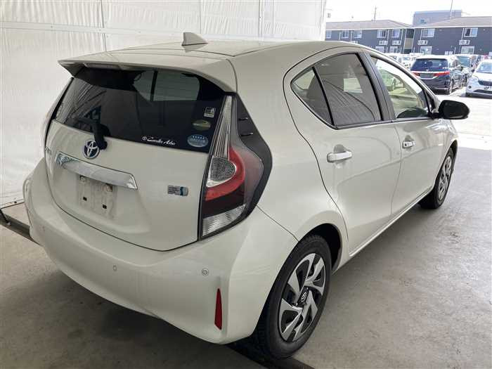 2021 Toyota Aqua 6AA-NHP10 (UW-6a0e681bf047a)[1]