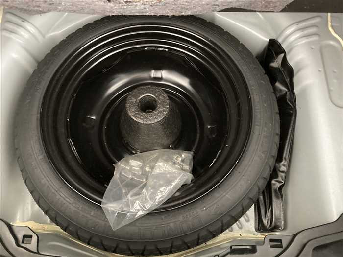 2021 Toyota Aqua 6AA-NHP10 (UW-6a0e681bf047a)[12]