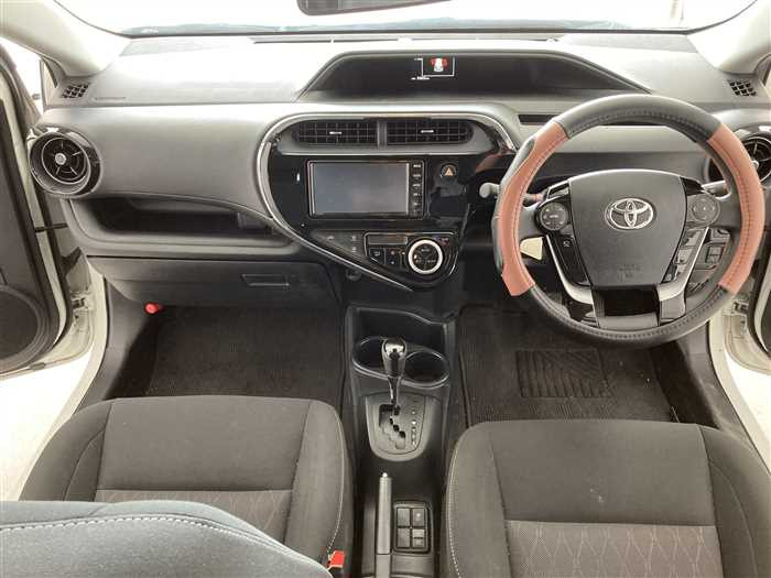 2021 Toyota Aqua 6AA-NHP10 (UW-6a0e681bf047a)[15]