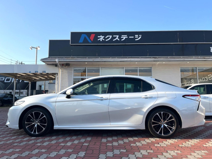 2020 Toyota Camry 6AA-AXVH70 (UW-6a0c6c047f6bd)[17]