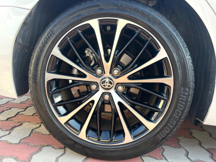 2020 Toyota Camry 6AA-AXVH70 (UW-6a0c6c047f6bd)[23]