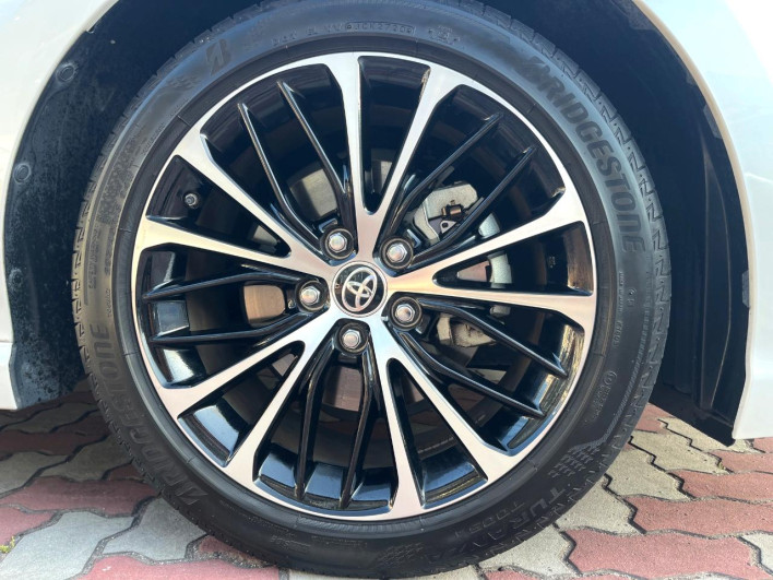2020 Toyota Camry 6AA-AXVH70 (UW-6a0c6c047f6bd)[20]