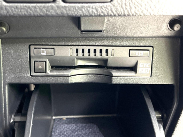 2022 Toyota Alphard Hybrid 6AA-AYH30W (UW-6a0c6c063dfc1)[20]