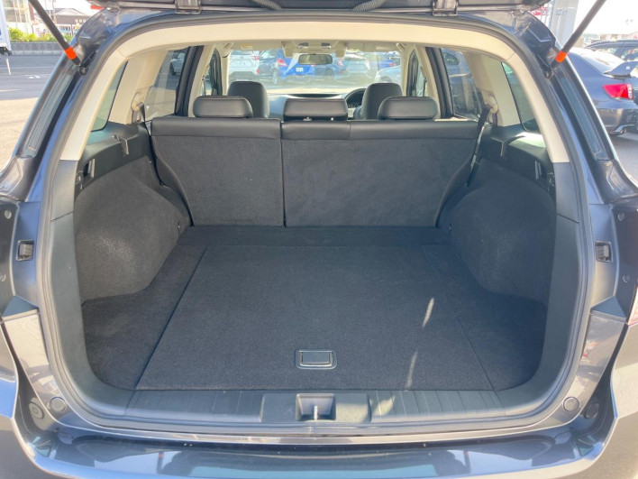 2010 Subaru Legacy Touring Wagon DBA-BR9 (UW-6a0c6c23a642d)[26]