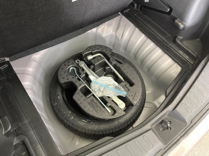 2014 Nissan Note DBA-E12 (UW-6a0c6c311c9b9)[27]