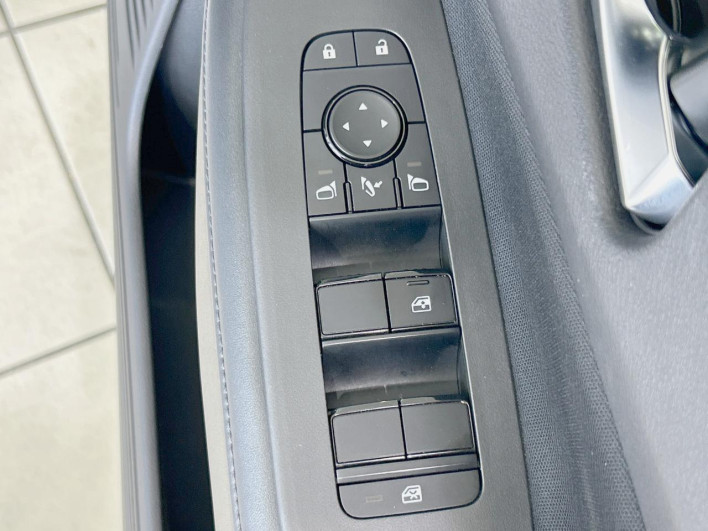 2021 Nissan Note 6AA-E13 (UW-6a0c6c326c5a3)[28]