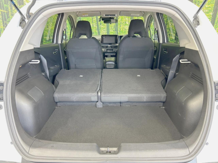 2021 Nissan Note 6AA-E13 (UW-6a0c6c326c5a3)[14]