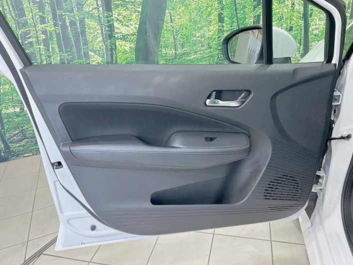 2021 Nissan Note 6AA-E13 (UW-6a0c6c326c5a3)[22]