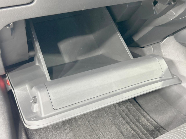 2021 Nissan Note 6AA-E13 (UW-6a0c6c326c5a3)[23]