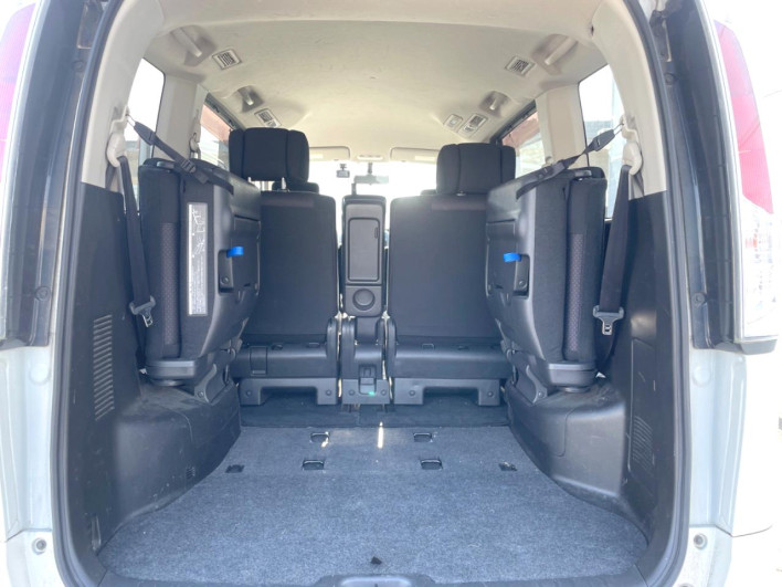 2011 Nissan Serena DBA-FC26 (UW-6a0c6c35224be)[25]