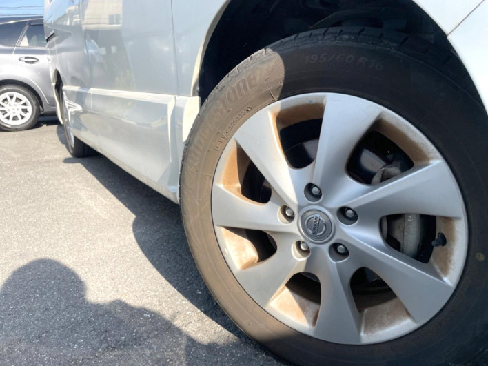 2011 Nissan Serena DBA-FC26 (UW-6a0c6c35224be)[18]