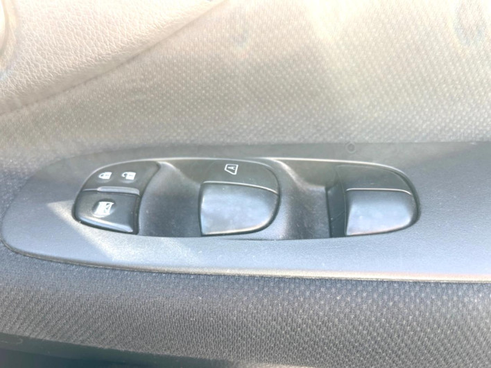 2011 Nissan Serena DBA-FC26 (UW-6a0c6c35224be)[5]