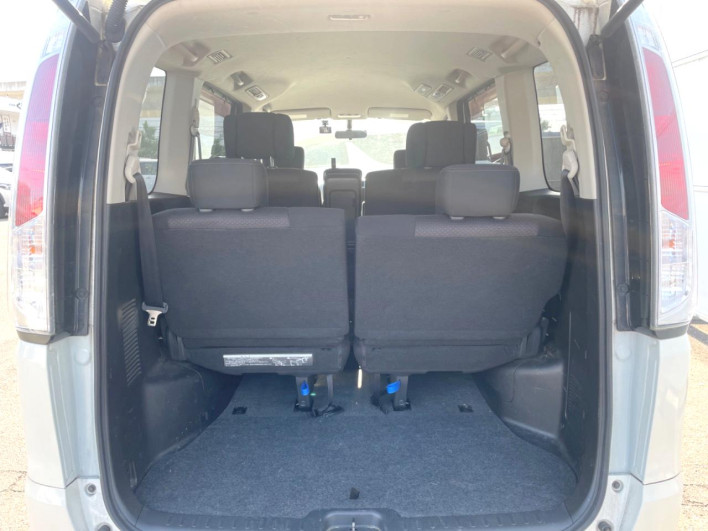 2011 Nissan Serena DBA-FC26 (UW-6a0c6c35224be)[24]