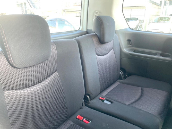 2011 Nissan Serena DBA-FC26 (UW-6a0c6c35224be)[28]