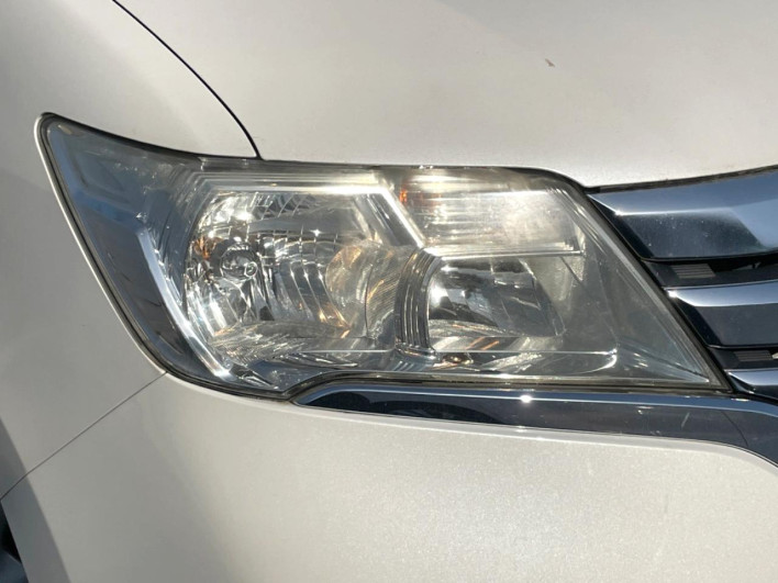 2011 Nissan Serena DBA-FC26 (UW-6a0c6c35224be)[16]