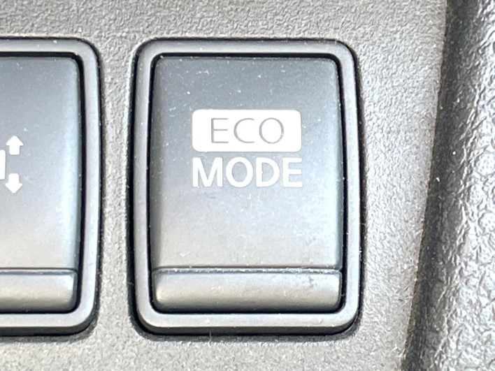 2011 Nissan Serena DBA-FC26 (UW-6a0c6c35224be)[8]