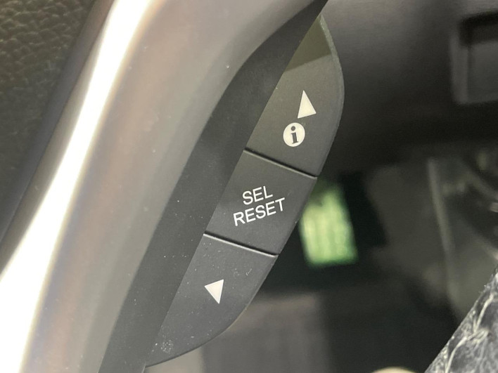 2016 Honda Fit Hybrid DAA-GP5 (UW-6a0c6c4de58b7)[23]