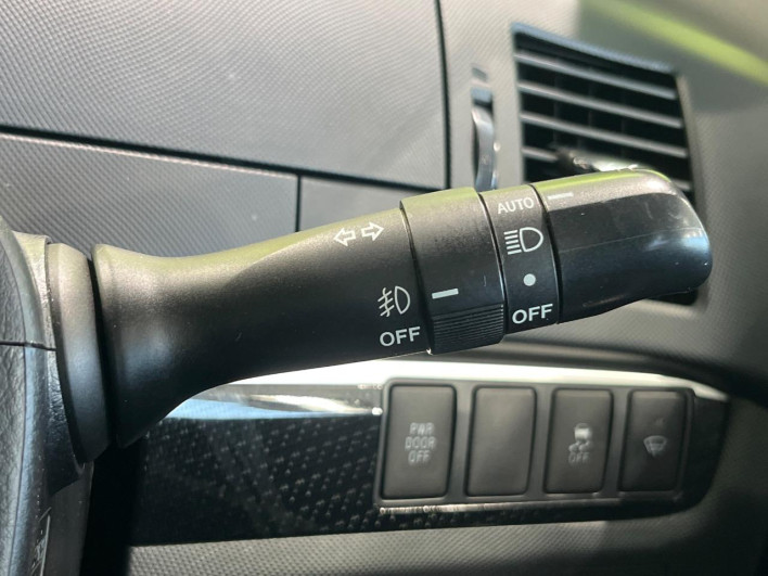 2015 Toyota Estima DBA-GSR55W (UW-6a0c6c522e81c)[24]