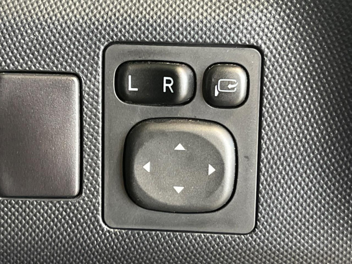 2015 Toyota Estima DBA-GSR55W (UW-6a0c6c522e81c)[29]