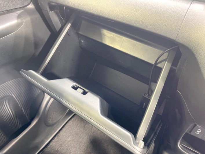 2017 Honda N-BOX CUSTOM DBA-JF1 (UW-6a0c6c7b2b204)[15]
