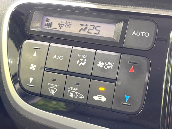 2017 Honda N-BOX CUSTOM DBA-JF1 (UW-6a0c6c7b2b204)[10]