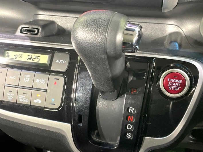 2017 Honda N-BOX DBA-JF1 (UW-6a0c6c7cb0ed7)[28]