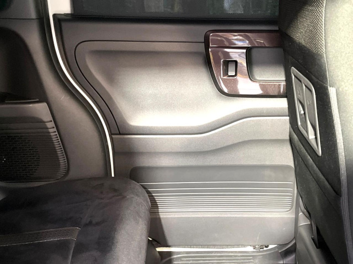 2017 Honda N-BOX CUSTOM DBA-JF3 (UW-6a0c6c7deb2a7)[29]