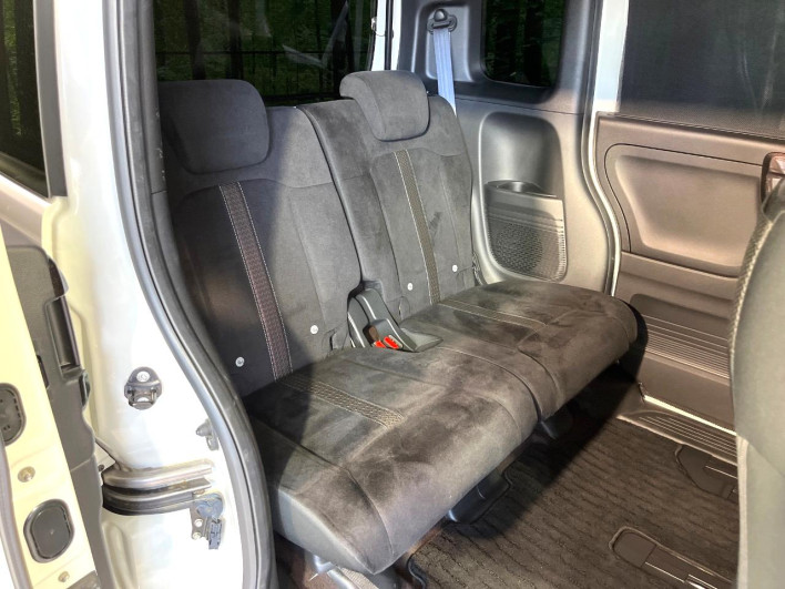 2017 Honda N-BOX CUSTOM DBA-JF3 (UW-6a0c6c7deb2a7)[24]
