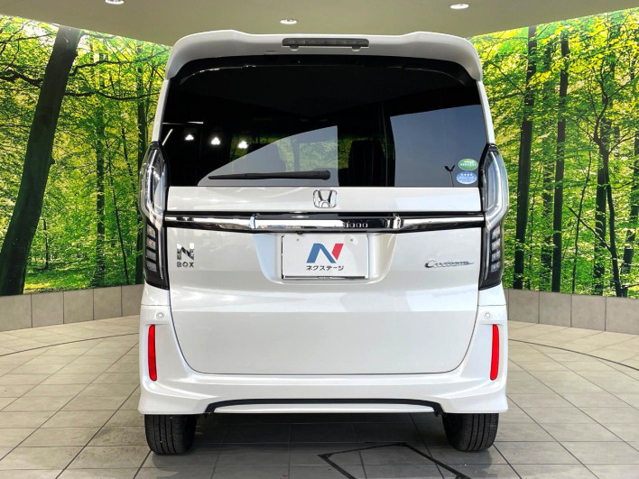 2018 Honda N-BOX CUSTOM DBA-JF3 (UW-6a0c6c82c731b)[17]